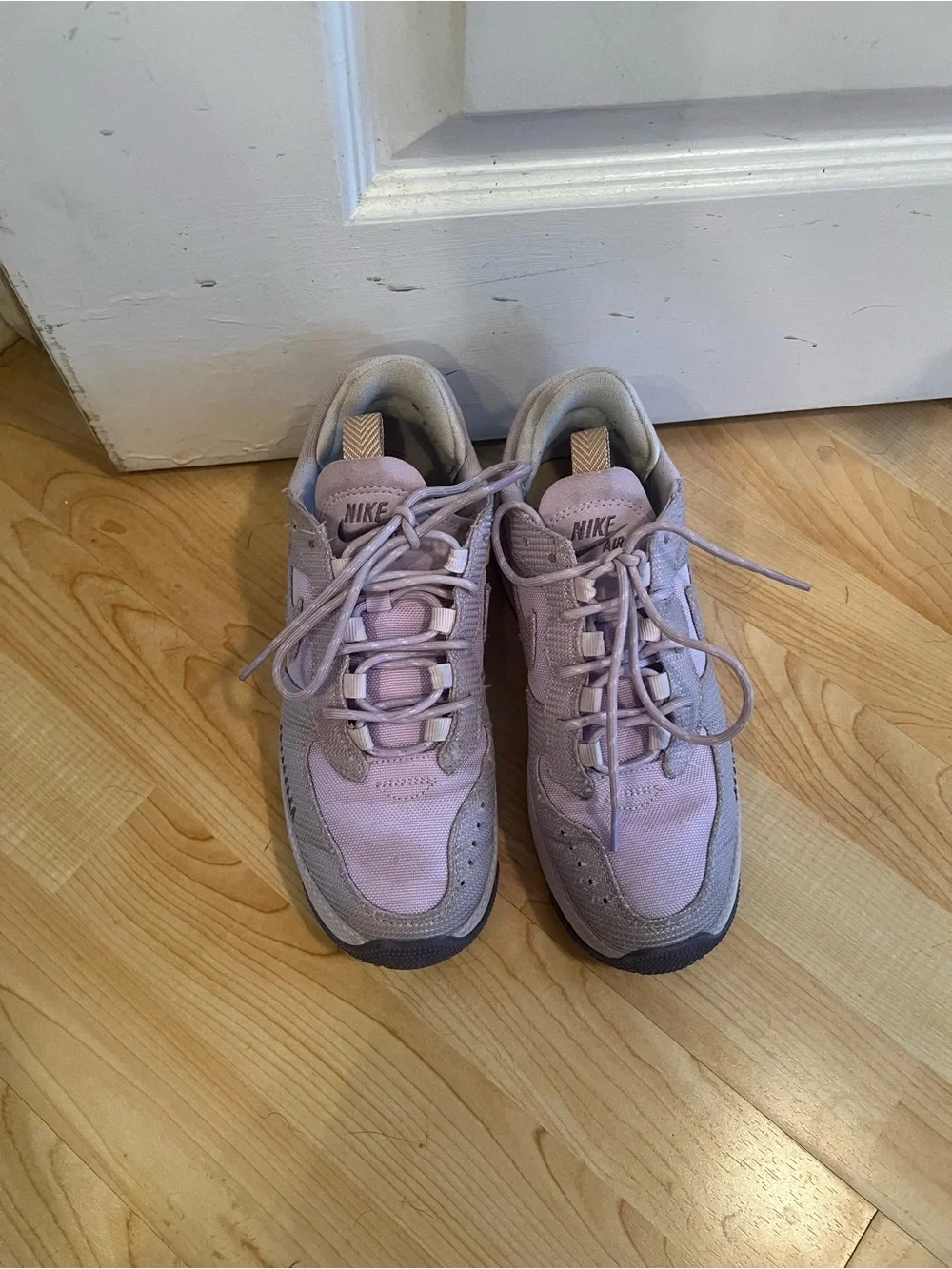 Nike Light Lavender/Pale Purple Low-Top Sneakers